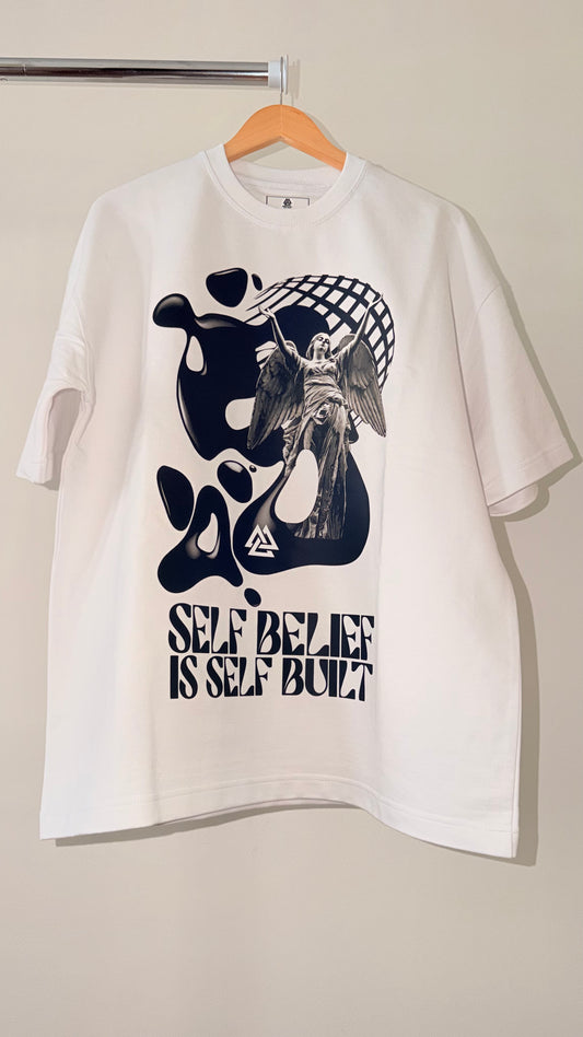 Camiceta blanca con disenos para hombres