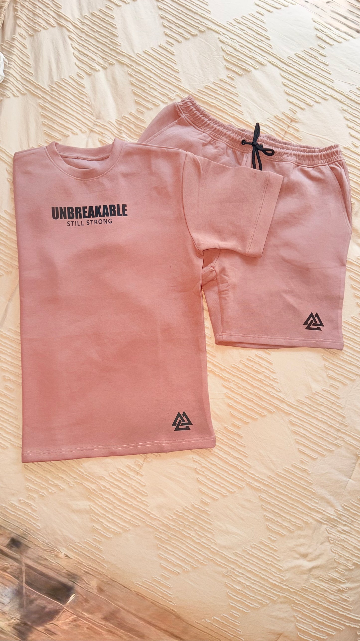 con junto de camisa y pantalon  de manga corta